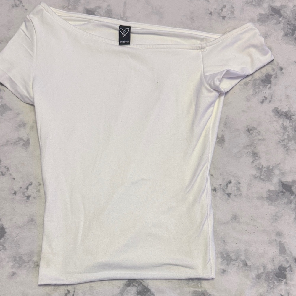 Windsor Elegant White Off-Shoulder Tee